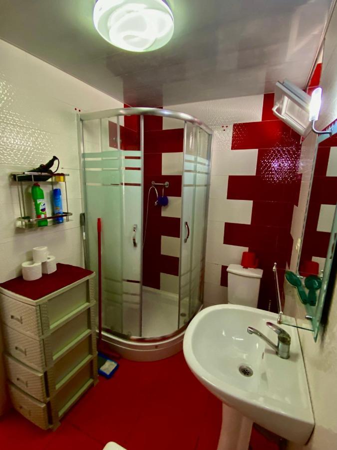 Family Home Батуми Екстериор снимка