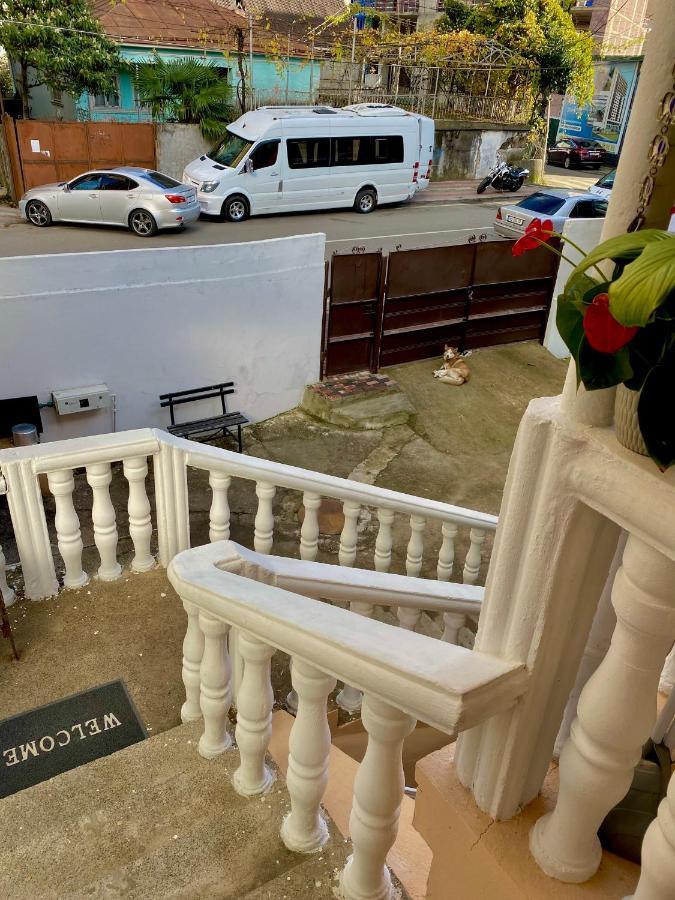 Family Home Батуми Екстериор снимка